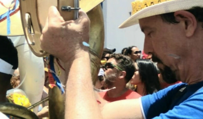 Ajude um músico que teve o celular e o instrumento de trabalho roubados