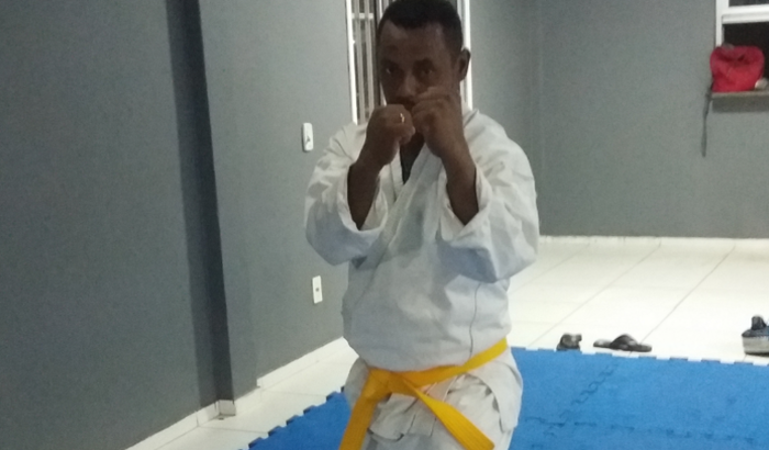 Participar de campeonato de karatê  