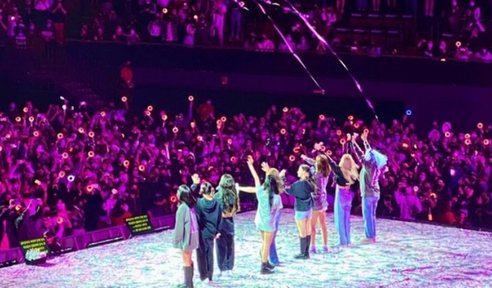 Me ajudem a ir pro show do twice