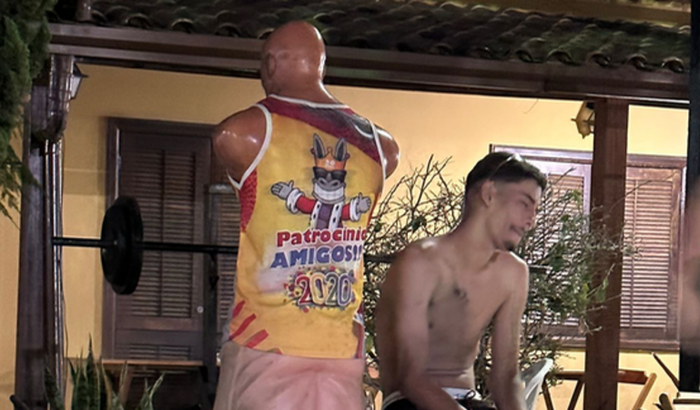 Ajude o Milton a comprar um pod