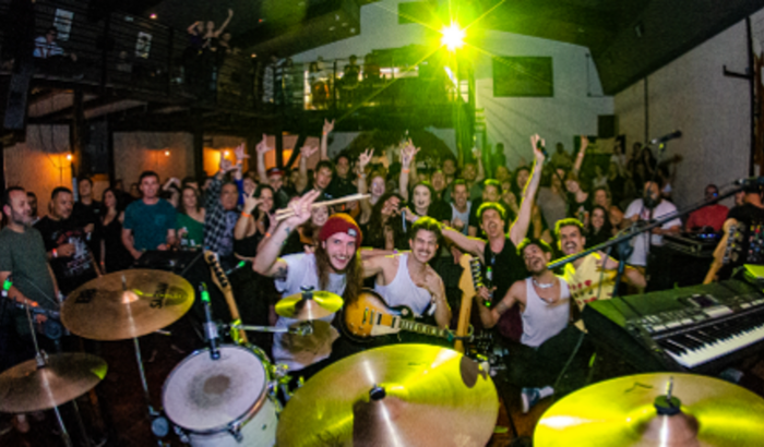 Ajude a HOZE a produzir/lançar nossa próxima música!