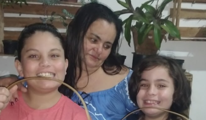 Trabalhamos com vendas de trufas em restaurantes  e estamos precisando de um veículo para irmos trabalhar . 