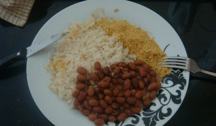 AJUDE UM DESEMPREGADO 