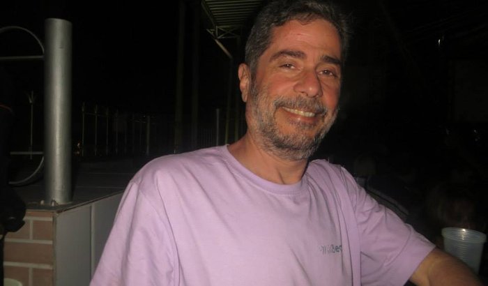 AJUDA A UM AMIGO