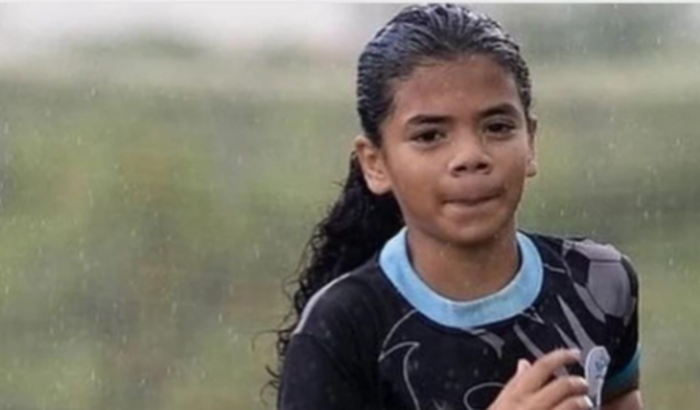 AJUDE LARISSA A SER JOGADORA 