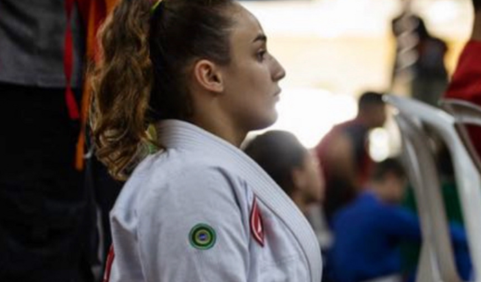 Ajude uma atleta a ir nos campeonatos 