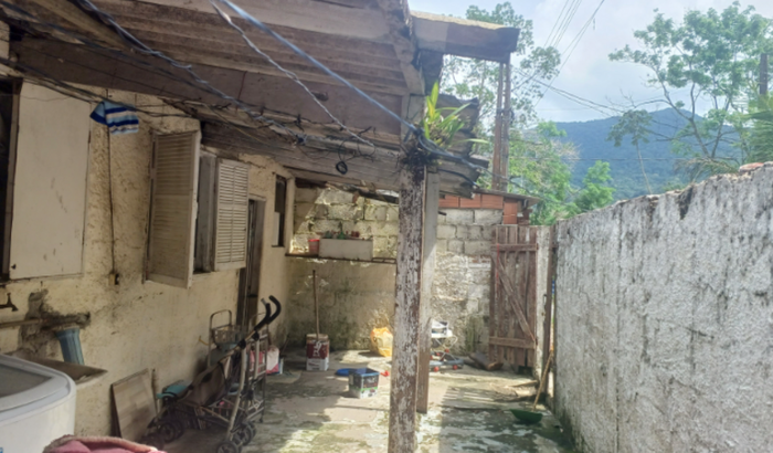 Ajuda reforma da casa e mantimentos para 4 crianças e Mãe gestante internada .