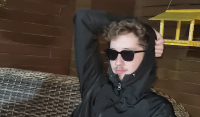 Vakinha para Arthur Bangel assistir MC Livinho!