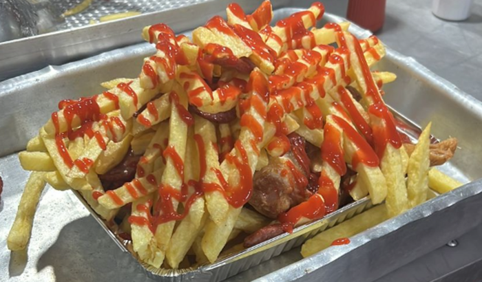 Ajuda a Laura Batata da praça de Engenheiro Pedreira