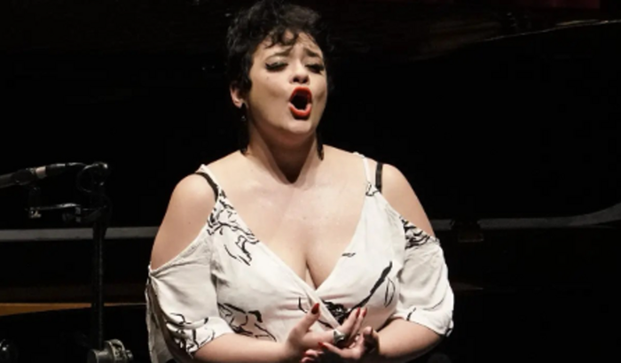  Apoie Meu Sonho de Estudar Canto na Europa!