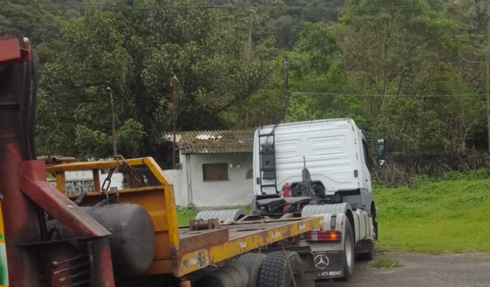 ajudem a consertar meu caminhão é o sustento da minha família