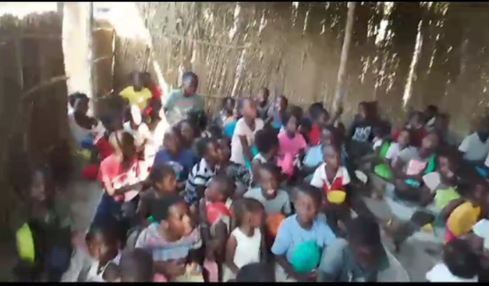 Ajudar as crianças da África com alimentos 