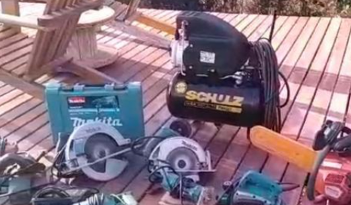 Ajuda pra repor ferramentas roubadas 