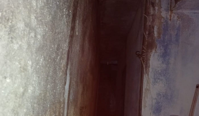 Ajudar a reconstruir o muro da casa da minha mãe de 81 anos que esta preste a cair e as paredes