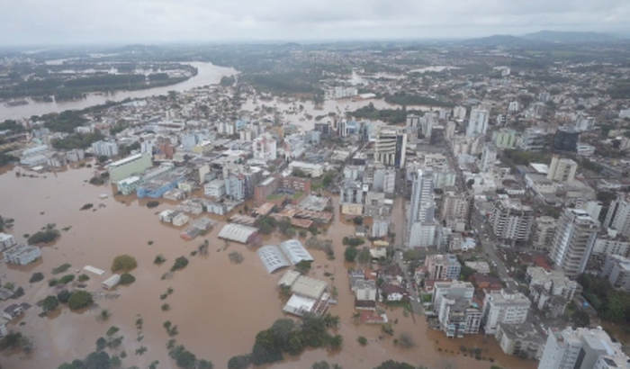 Escola de inglês atingida pela enchente de Lajeado-RS 