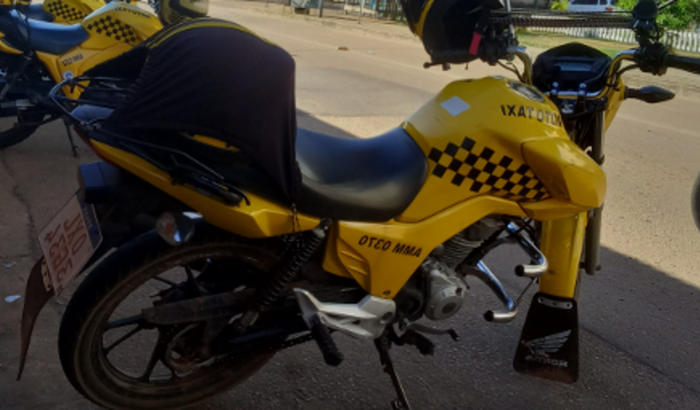 Ajudar a quitar minha placa de moto taxi.