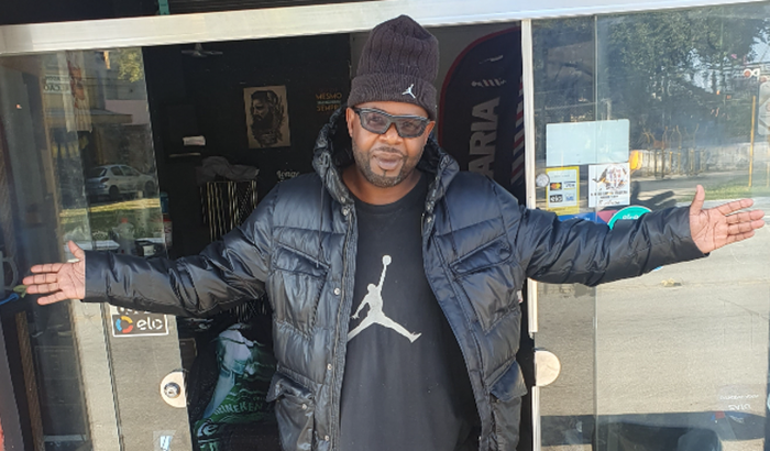 Pra comprar as maquinas do salão  fui roubado final de semana 