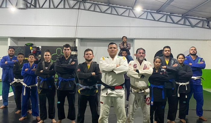 AJUDE VÁRIOS ATLETAS 