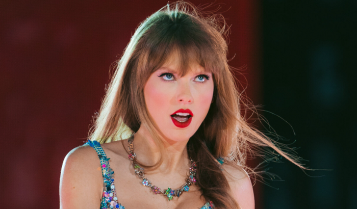 VAMOS AJUDAR MALU A ASSISTIR TAYLOR SWIFT