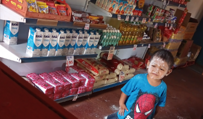 Salvar meu mercadinho falido eu dependo dele 