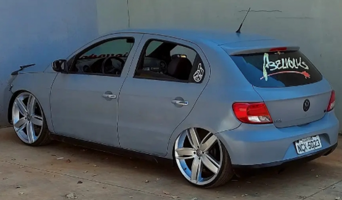 Carro do amigo wallef faleceu meu aniversário