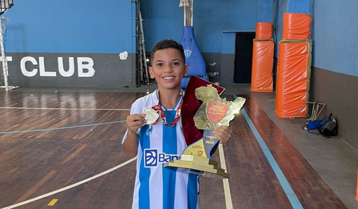 Me ajude a realizar o sonho de ser um jogador de futebol profissional 