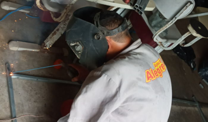 Uma ajuda para comprar minhas ferramentas da serralheria, pra mim trabalhar. 