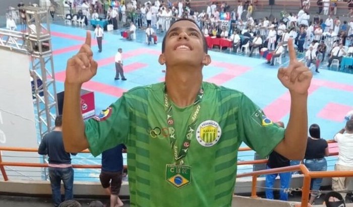 AJUDA PARA ATLETA PARTICIPAR DA FINAL DO CAMPEONATO BRASILEIRO DE KARATÊ