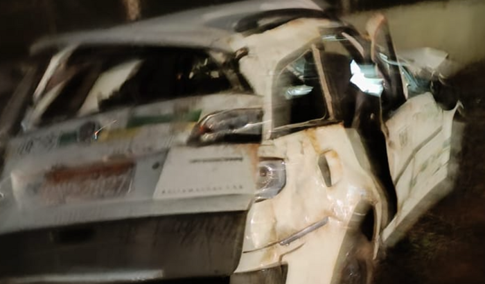 Ajudar um amigo taxista que capotou o carro e pelo visto é perca total