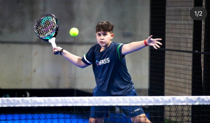 Ajude o Dadinho a jogar o mundial de padel