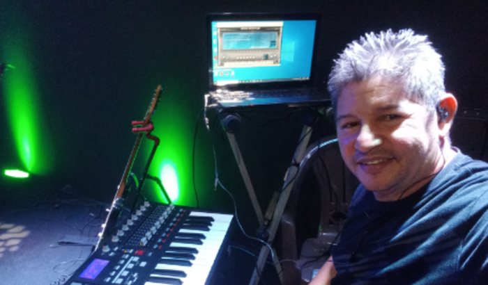 COMPRAR UM TECLADO PROFFISSIONAL DE VERDADE.