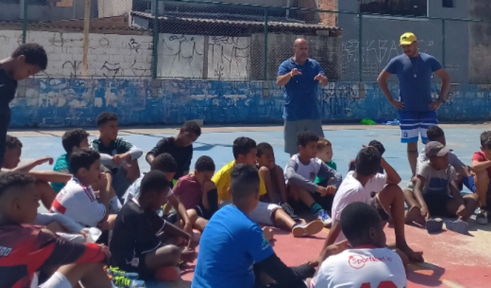 Projeto de futebol para criaças