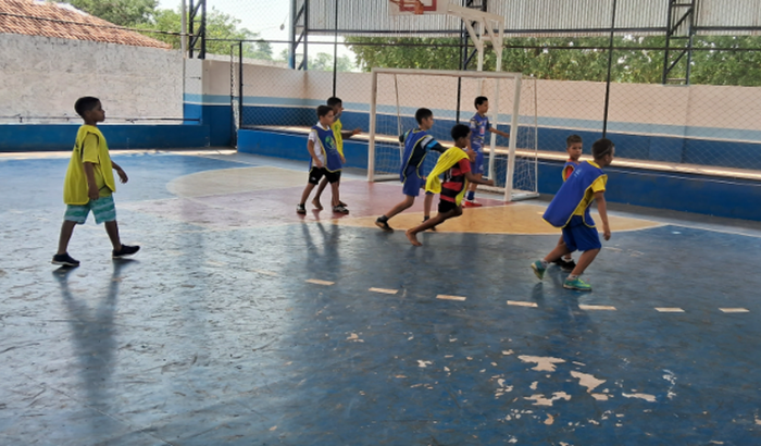 ABBA SOCIAL , BÍBLIA NA MÃO BOLA NO PÉ