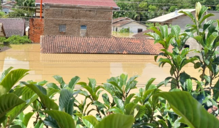 Ajuda pra minha mãe comprar as coisas que ela perdeu na enchente em rio do sul 