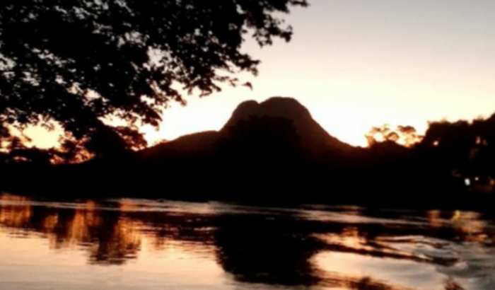 Gostaria de comprar uma câmera  fotográfica para trabalhar com fotografia. 