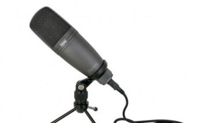 Estou tentando juntar dinheiro pra tentar comprar um Microfone novo e bom pra eu poder fazer futuras Fandubs e Vídeos.