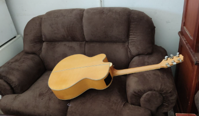 VIOLÃO DE LUAN