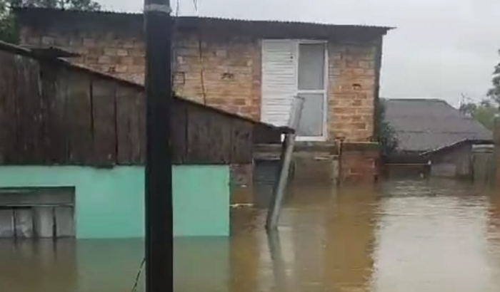 Recomeçando / Vaquinha realizada para conseguir móveis que perdemos na Enchente