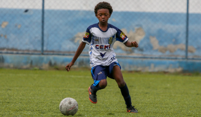 "Ajude o João Lucas a ser um jogador profissional"