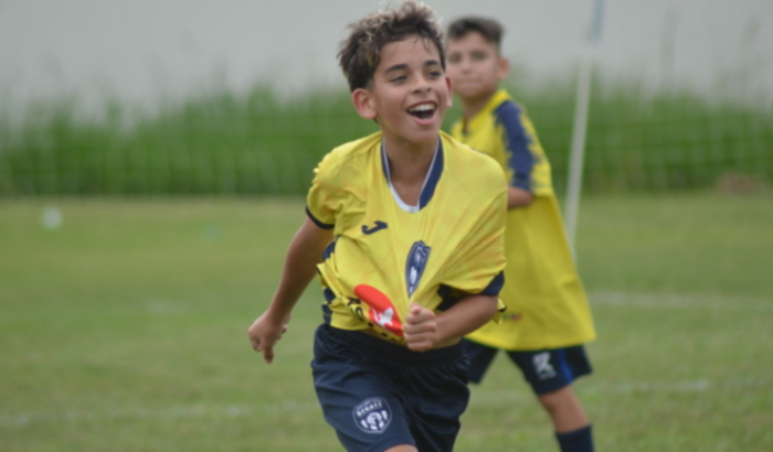 Ajuda para o Nikolas disputar o brasileiro de futebol 7 em Florianópolis no dia 02/11 