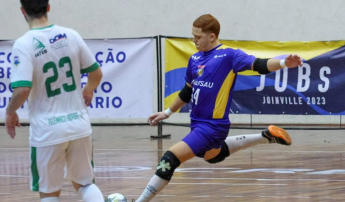 Ajude o tocha a realizar o sonho de jogar na indonesia