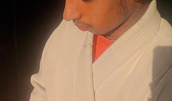 Ajuda yuri comprar um kimono pra competição 