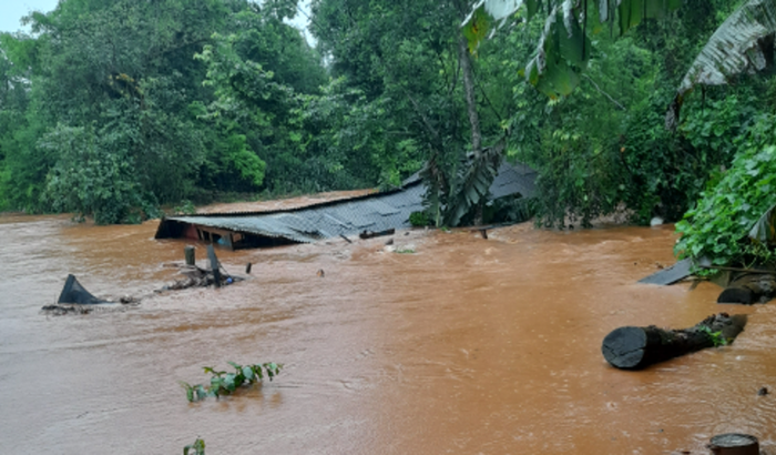 Ajuda a reconstrir a casa da mãe que rodou com o Rio lontra em salto do lontra PR 