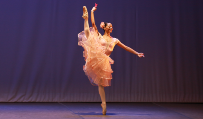 Ajude Jéssica a viajar para dançar em Milão!