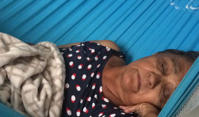 Ajude minha mãe nas despesas do tratamento dela , ela teve um AVC!