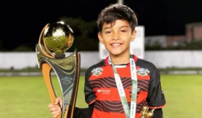 ME AJUDE A VIAJAR PARA CONQUISTAR UMA VAGA COMO JOGADOR NO TIME DO BAHIA! SOU DE RR E PRECISO DE AJUDA COM AS DESPESAS !