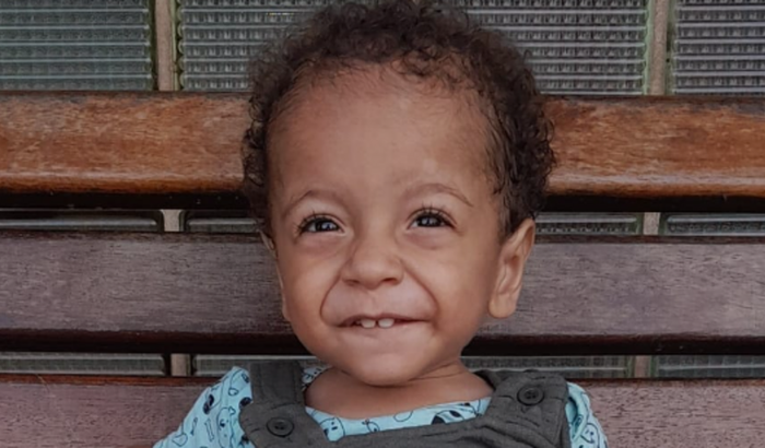 Ajude o Noah a iniciar o tratamento para Tirosinemia tipo 1.