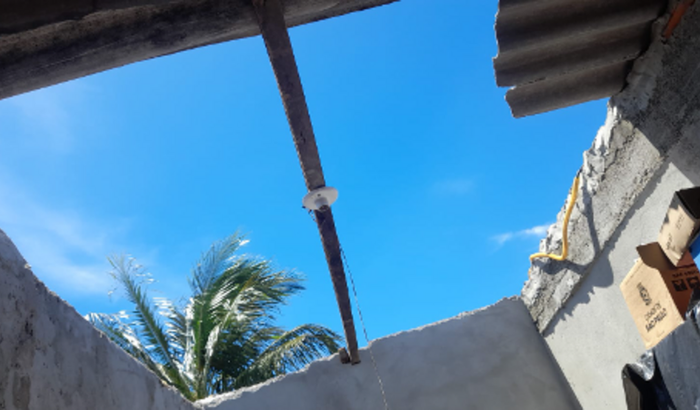 Ajuda para repor telhado -- Estrago da Chuva