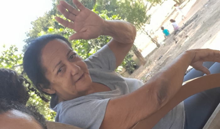 Minha mãe, Ela vai fazer uma cirurgia nos olhos ,ela está com cataratas, e está marcado pra dia 29 d novembro. Nós ajud