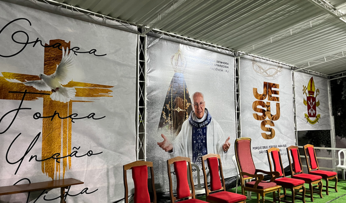 Cadeiras para o Rincão Monsenhor Jonas Abib